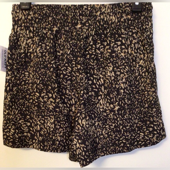 NWT Old navy black tan high rise 5”;inseam stretch tech shorts size XS - Picture 4 of 4